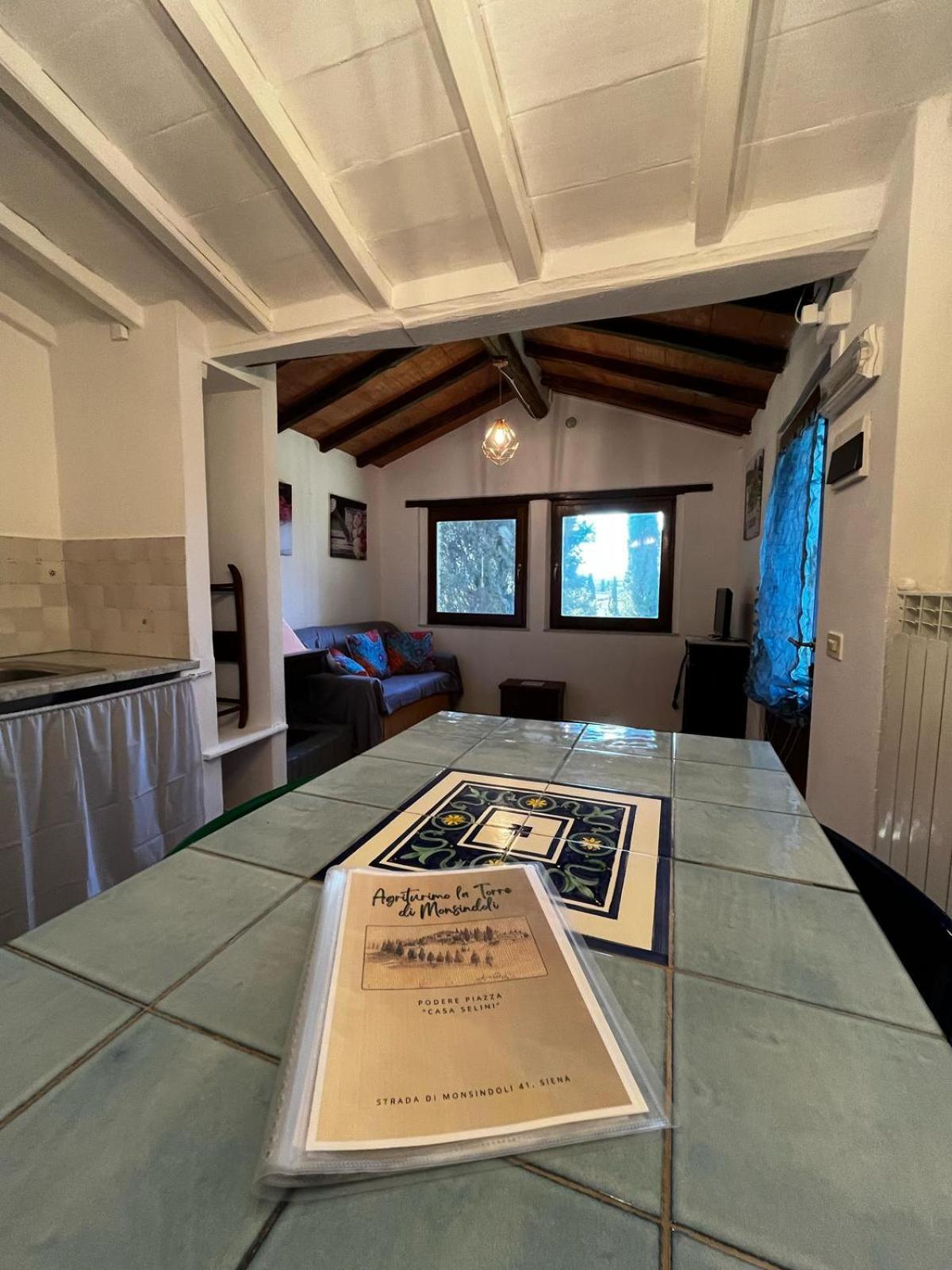 Agriturismo La Torre Di Monsindoli เซียนา ภายนอก รูปภาพ